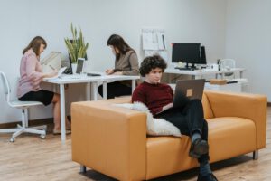 Un open space dans un espace de coworking