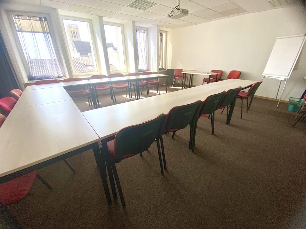 Salle de réunion au coworking La Fontaine à Agen
