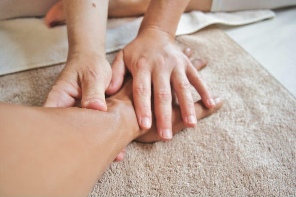 Massage par un praticien bien-être